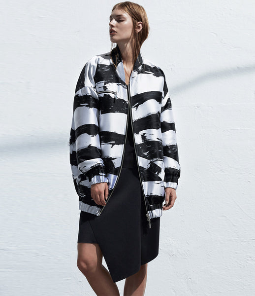 Arethé-Stockholm_bomber_jacket_jacquard_stripe_black_white_240_oversized_streetstyle_fashion_womens_womenswear_kidsofdada