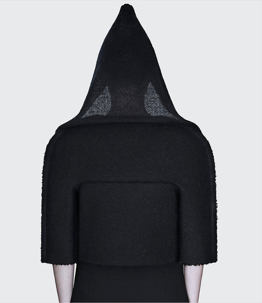 Dzhus_jacket_clothing_made_to_order_wool_black_boxy_3/4_sleeves_hood_hidden_zipper_structural_kidsofdada