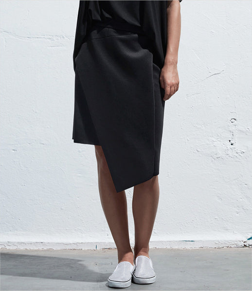 Arethé-Stockholm_print_black_jacquard_asymmetric_high-waist_foldover_120_fashion_womenswear_kidsofdada