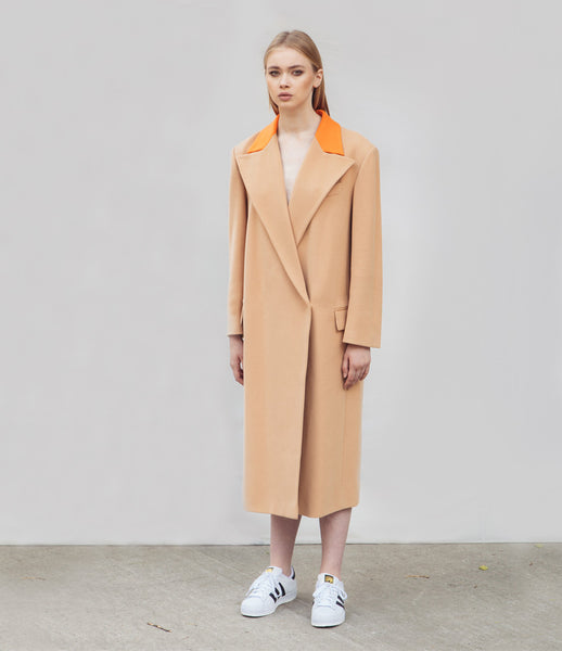 Marianna_Senchina_coat_clothing_handmade_bespoke_beige_orange_oversized_luxury_masculine_silhouette_double_breasted_fashion_kidsofdada