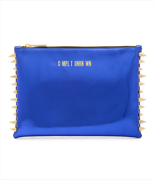 CMPLTUNKNWN_clutch_accessory_Italian_vegan_leather_metallic_blue_spikes_zip_golden_logo_edgy_fashion_kidsofdada