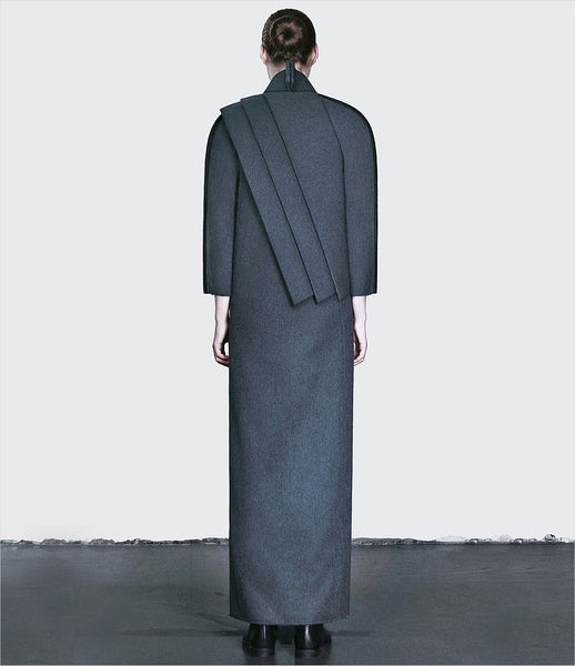 Dzhus_dress_overcoat_clothing_made_to_order_wool_gray_geometric_collar_front_lapels_zipper_structural_kidsofdada