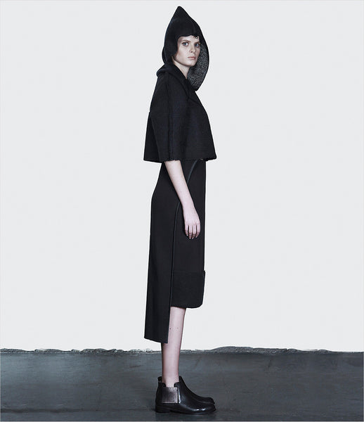 Dzhus_jacket_clothing_made_to_order_wool_black_boxy_3/4_sleeves_hood_hidden_zipper_structural_kidsofdada