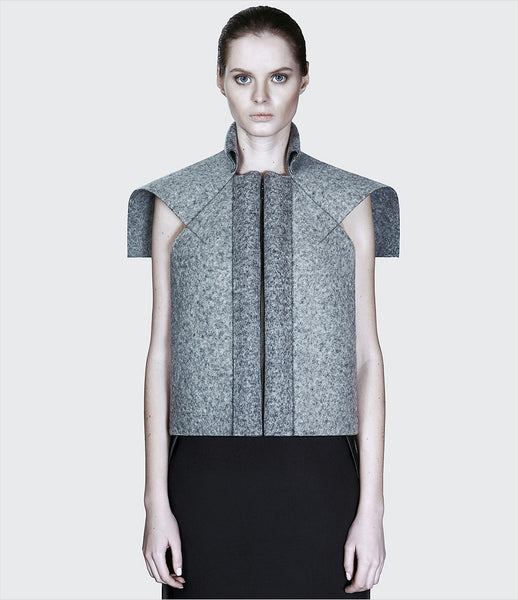 Dzhus_jacket_clothing_made_to_order_wool_gray_sleeveless_collar_architectonic_turnbacks_zipper_structural_fashion_kidsofdada
