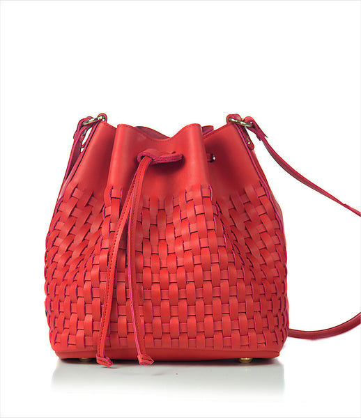 Elena_Athanasiou_shoulderbag_accessory_handmade_woven_recycled_leather_red_bucket_fashion_kidsofdada