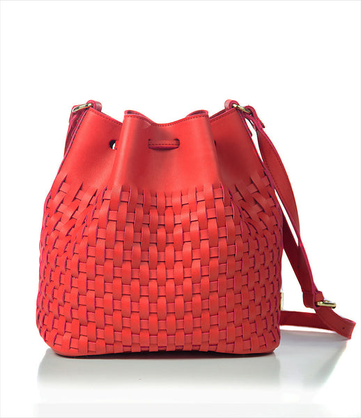 Elena_Athanasiou_shoulderbag_accessory_handmade_woven_recycled_leather_red_bucket_fashion_kidsofdada