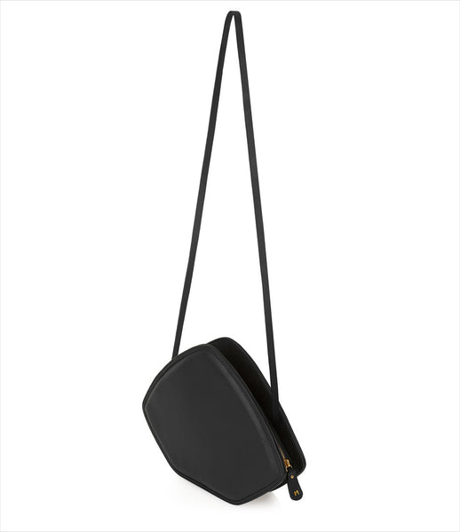 FeatherM_clutch_shoulderbag_accessory_goose_feathers_black_blue_butterfly_leather_strap_golden_chain_vintage_fashion_kidsofdada
