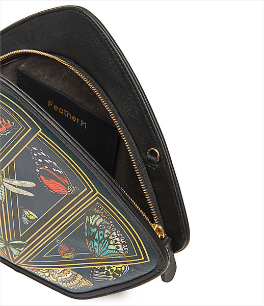 FeatherM_clutch_shoulderbag_accessory_printed_leather_multicolored_butterfly_leather_strap_golden_chain_vintage_fashion_kidsofdada