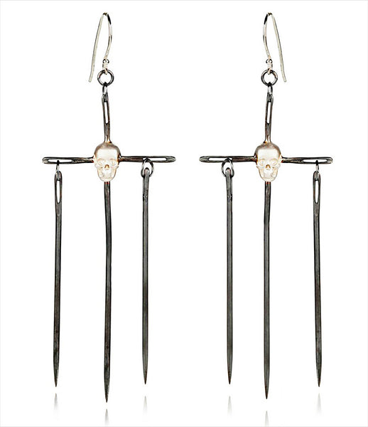 Gisele_Ganne_earrings_jewelry_handmade_oxidised_sterling_silver_skulls_chandelier_drop_rock_statement_macabre_fashion_kidsofdada
