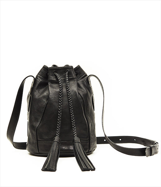 Moses_Nadel_shoulderbag_accessory_handmade_made_to_order_leather_black_bucket_braided_tassels_strap_urban_kidsofdada