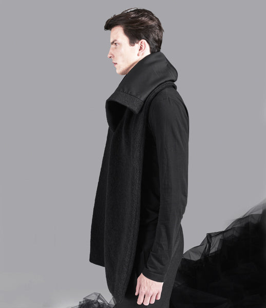 Serafin-Andrzejak_menswear_black_hoodie_fashion_wool_zipper_scarf_essential_everyday_innovative_kidsofdada