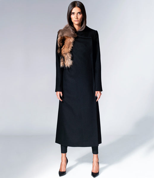 Serafin-Andrzejak_womenswear_winter_coat_woolen_fur_longline_maxi_bespoke_black_essential_everyday_kidsofdada