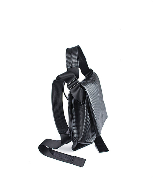 The-Transcience_petite_Handbag_backpack_front_angle_black_zipper_fashion_KOD_kids-of-dada_kidsofdada.jpg