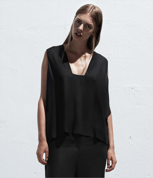Arethé-Stockholm_blue_black_tank_top_shirt_sleeveless_flowy_dropped_hemline_square-neck_casual_105_fashion_womens_kidosfdada