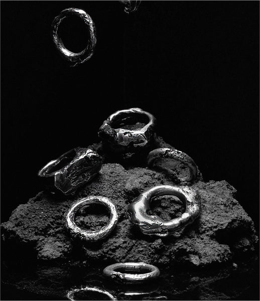 LLY_Atelier_diamond_dog_rough_oxidized_silver_handmade_black_diamonds_ring_jewelry_jewellery_womens_accessories_kidsofdada
