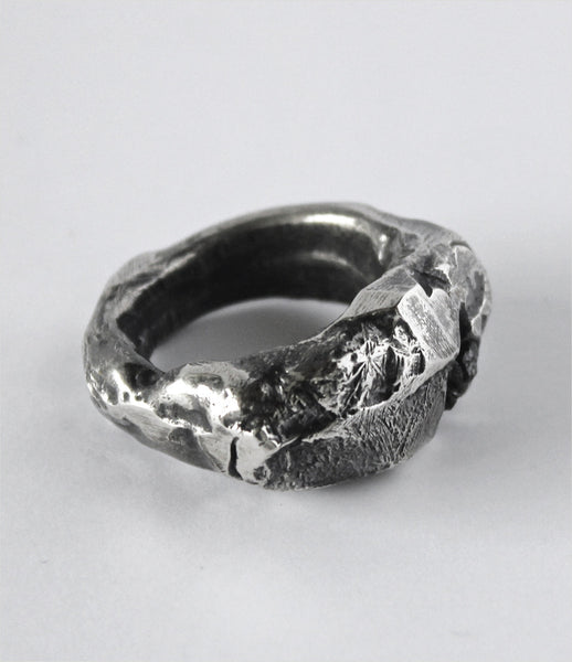 LLY_Atelier_diamond_dog_rough_oxidized_silver_handmade_black_diamonds_ring_jewelry_jewellery_womens_accessories_kidsofdada