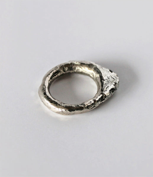 LLY_Atelier_handmade_diamond_dog_black_diamonds_silver_gold_jewelry_jewellery_ring_stone_oxidized_womens_fashion_kidsofdada