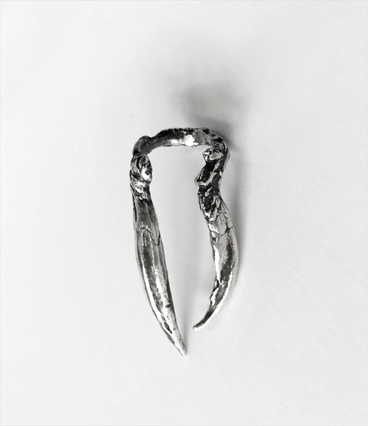 LLY_Atelier_claw_ring_jewelry_jewellery_silver_statement_costume_texture_accessories_women_fashion_kidsofdada