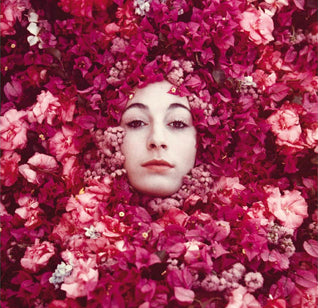 ANJELICA HUSTON: THE UNSUNG STYLE ICON OF THE 70&#39;S